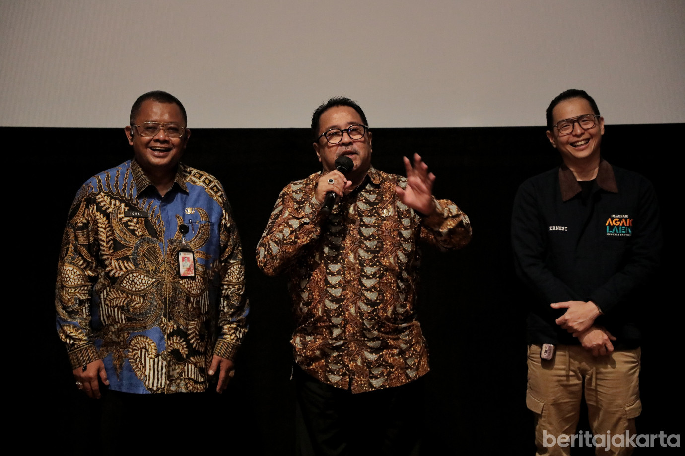 6.Wagub Ajak 100 Lansia Nonton Bareng Agak Laen_ Menyala Pantiku.jpg