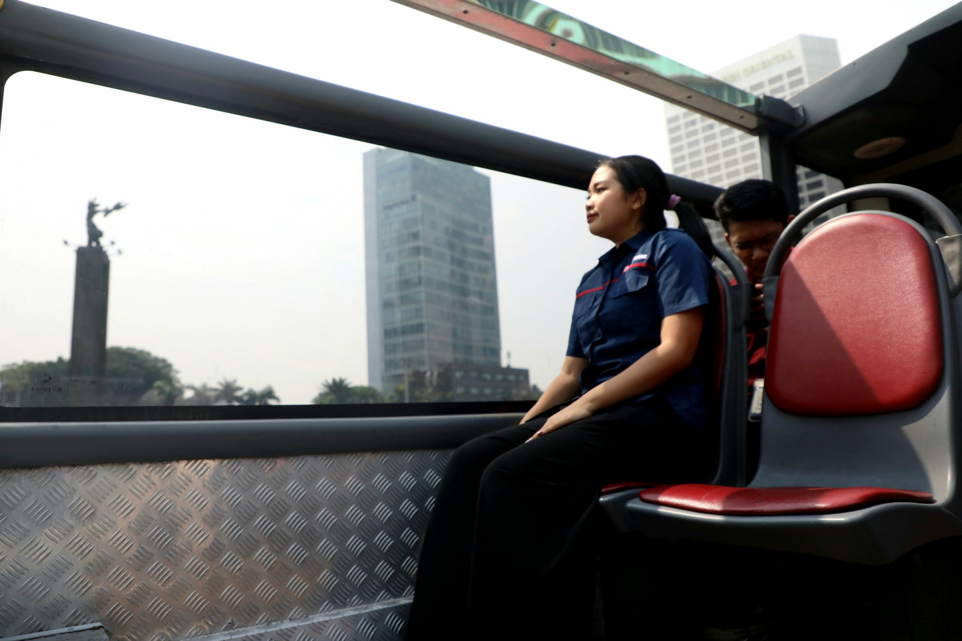 4 Bus Double Decker 4.jpg