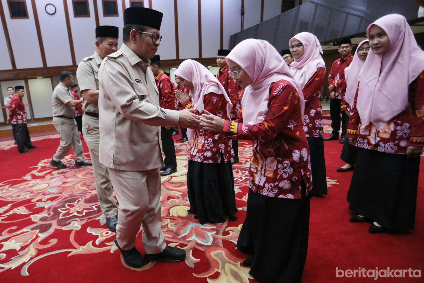 5 Gubernur Lepas Kafilah DKI ke Ajang STQH Nasional XXVIII Tahun 2025_5.jpg