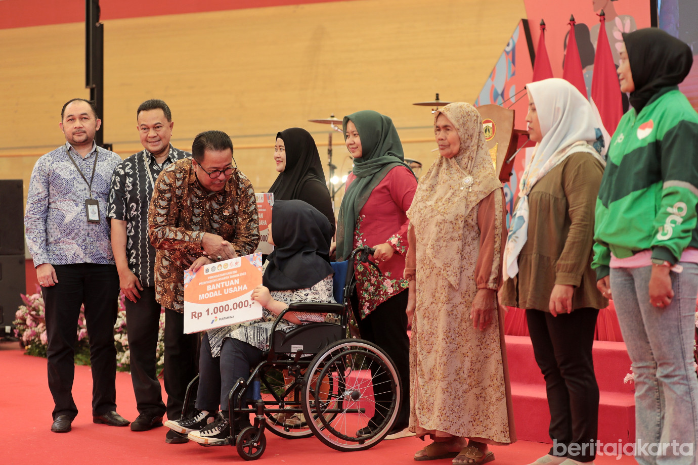 7.Rano Karno Hadiri Peringatan Hari Ibu DKI Jakarta.jpg