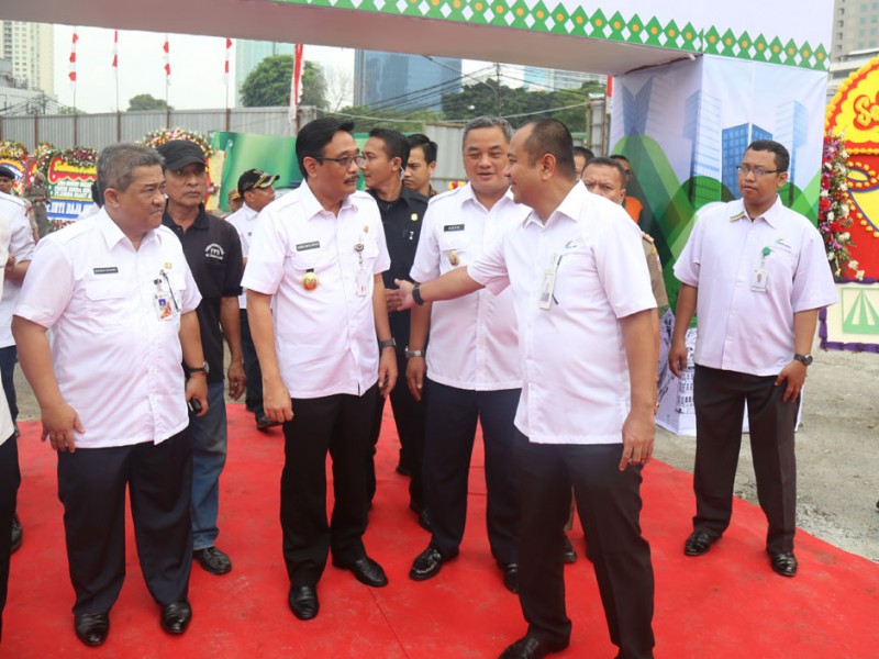 1-Djarot-Hadiri-Groundbreaking-Pasar-Benhilreza.jpg