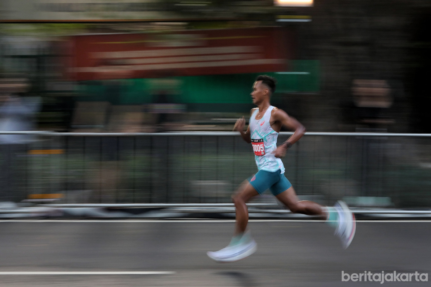 8.8.Pramono Ikut Lari Kategori 10 K di JRF 2025 .jpg