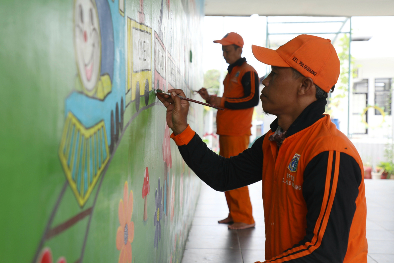 3 Mural Edukasi Percantik RPTRA Cahaya Ujung Krawang_3.jpg