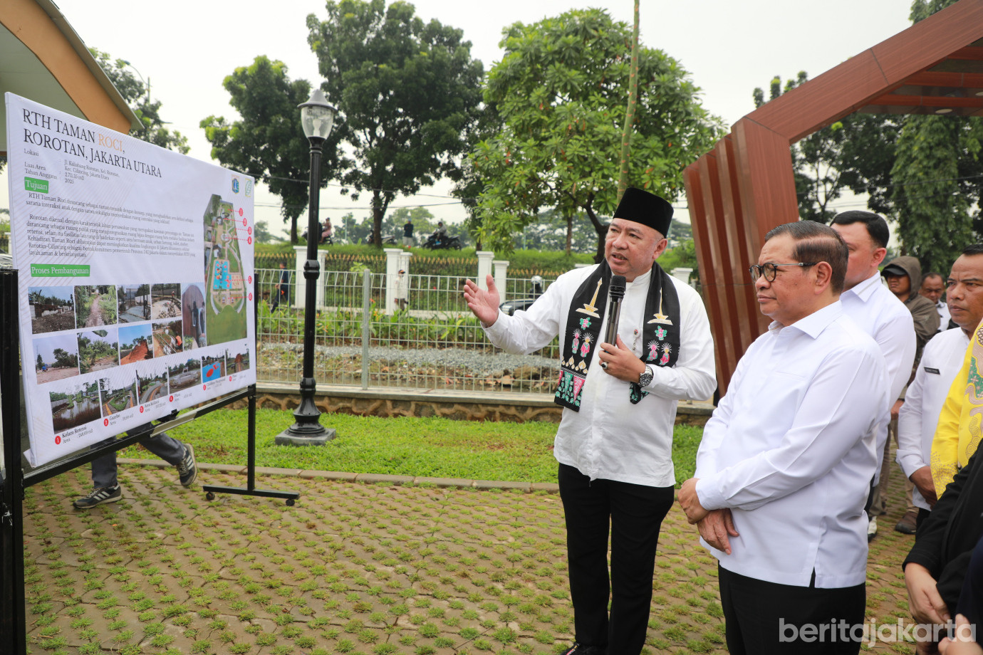 1peresmian taman roci.jpg