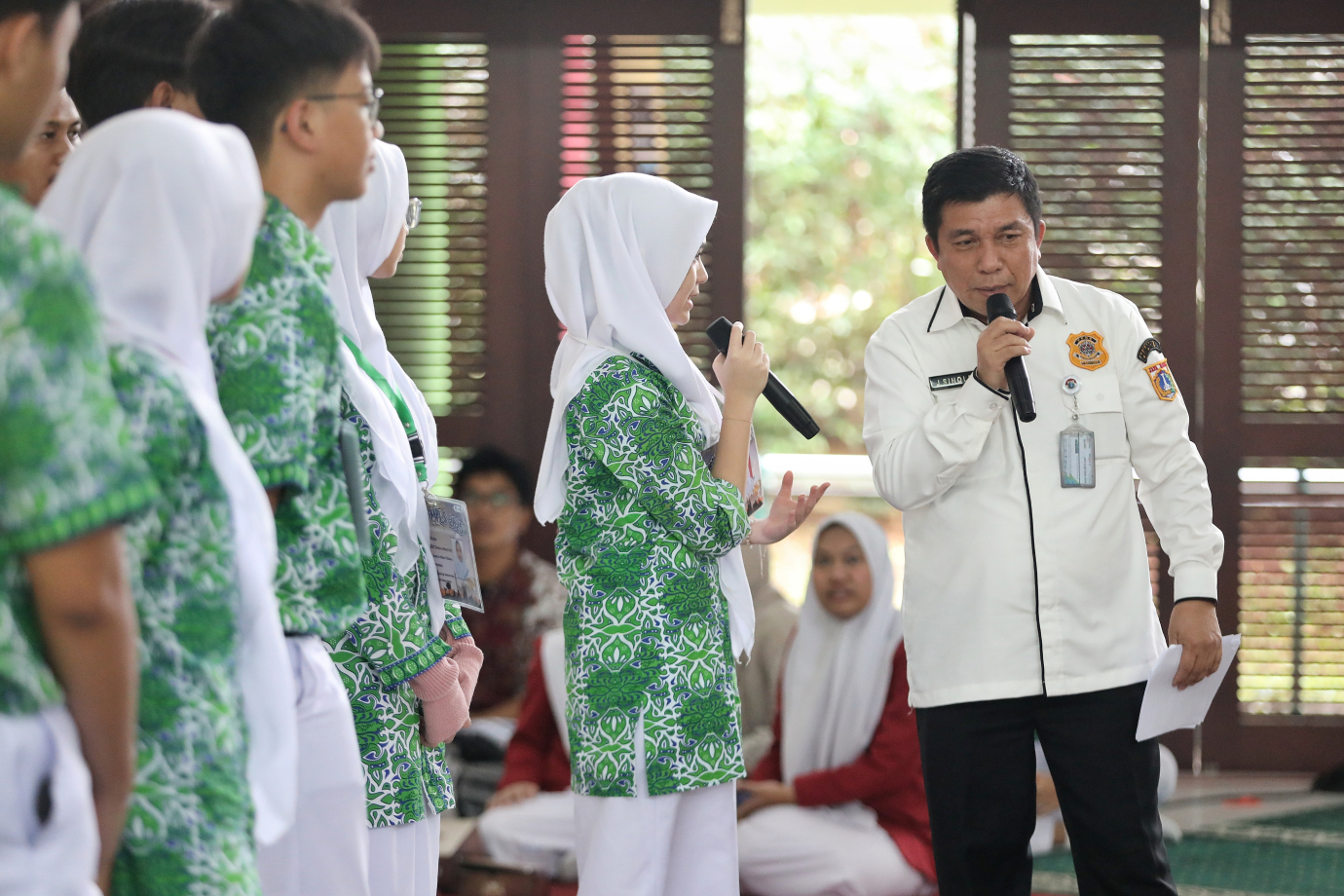 7.Satpol PP Goes To School Sambangi SMA Al-Azhar 3.jpg