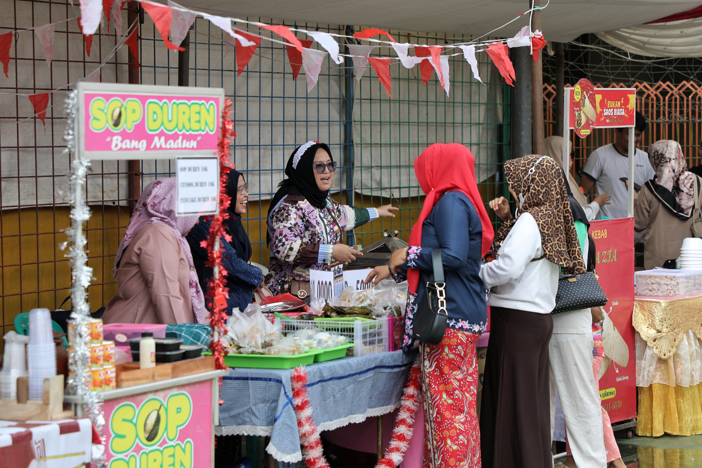 6.Bazar UMKM RW.04 Kelurahan Dukuh (1).jpg