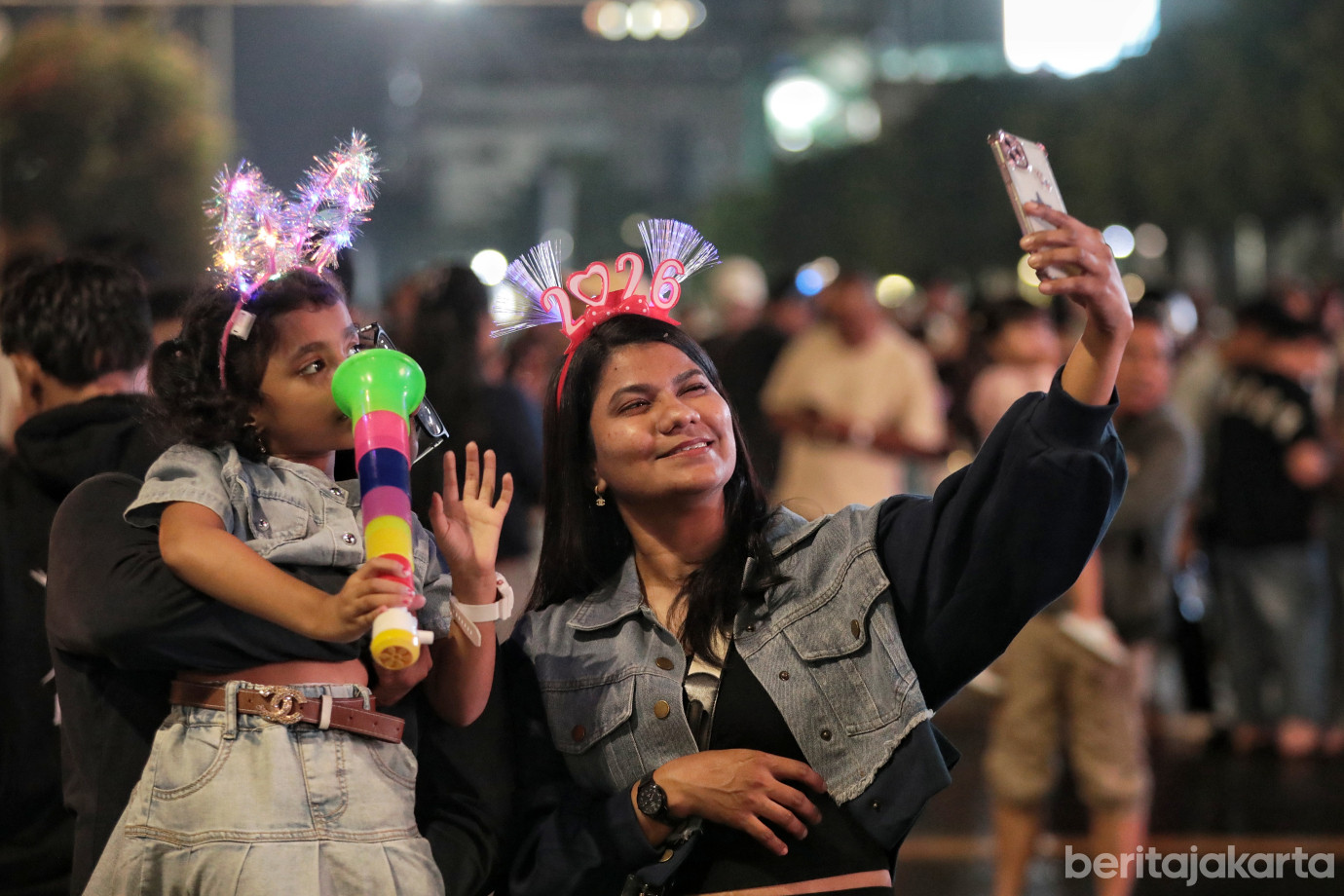 7.Sambut Tahun Baru 2026, Warga Nikmati Pertunjukan Musik.jpg