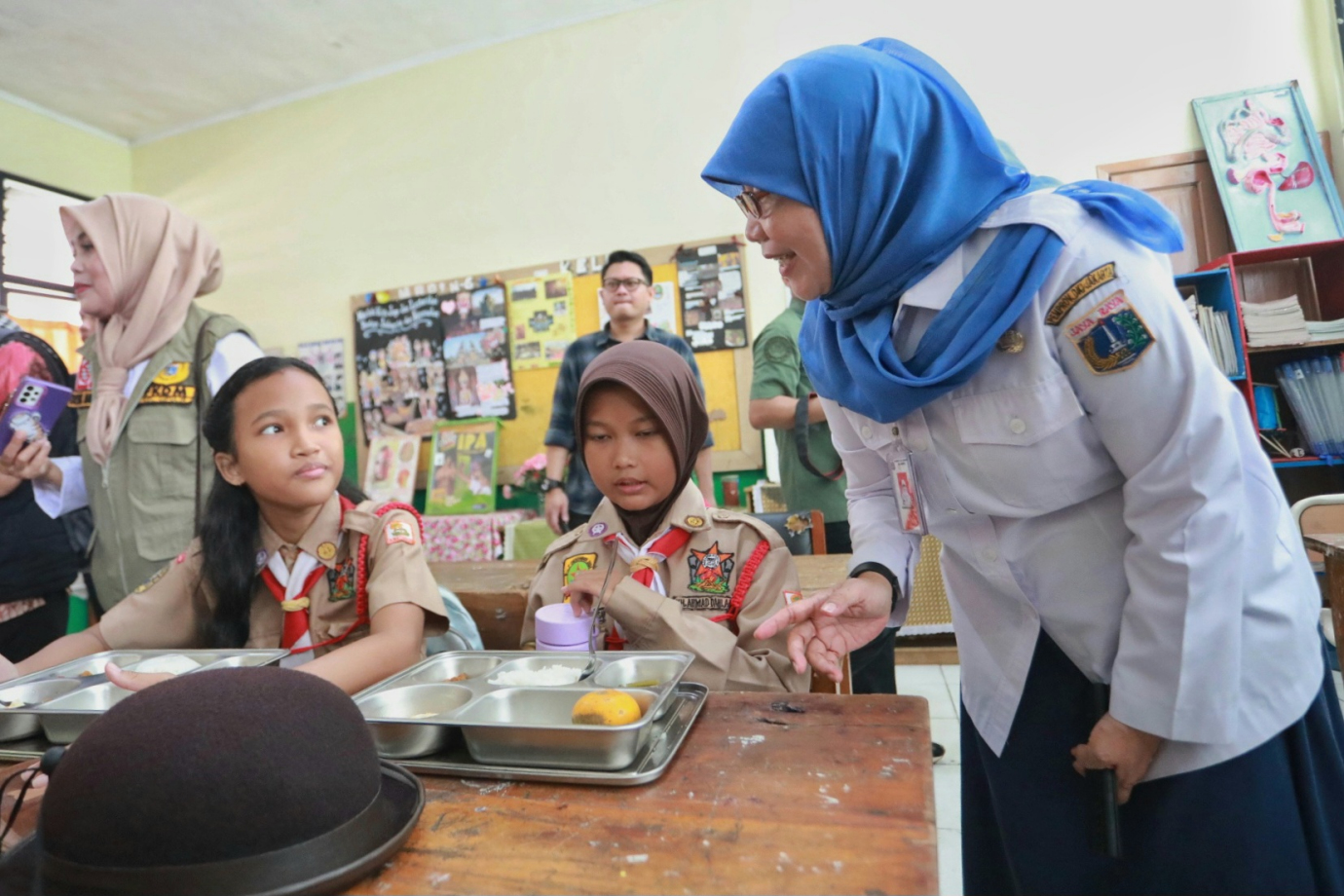 4 ketua dprd mbg.jpg