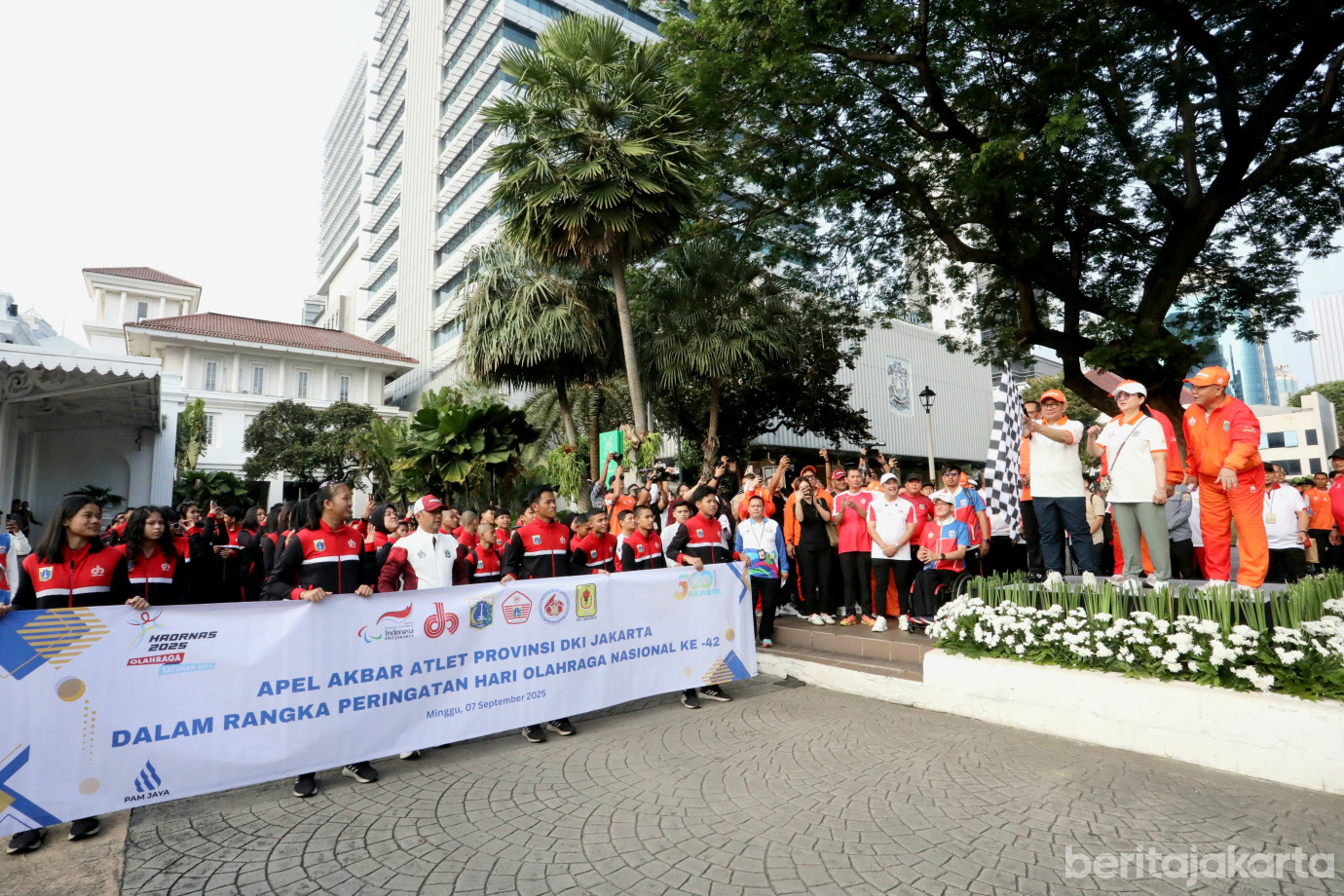 7 Gubernur Hadiri Apel Hari Olahraga_7.jpg