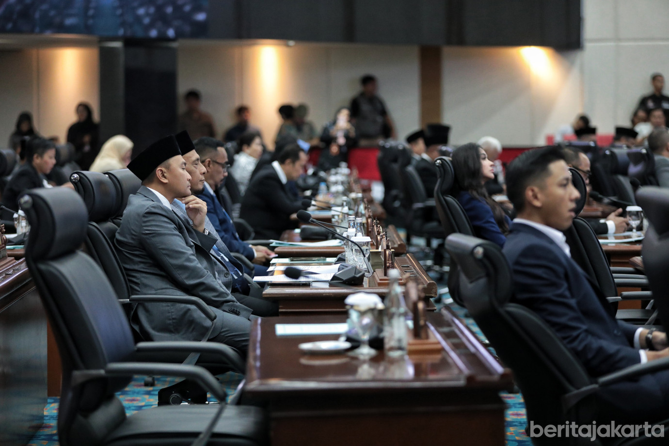 4.Wagub Hadiri Rapat Paripurna (1).jpg