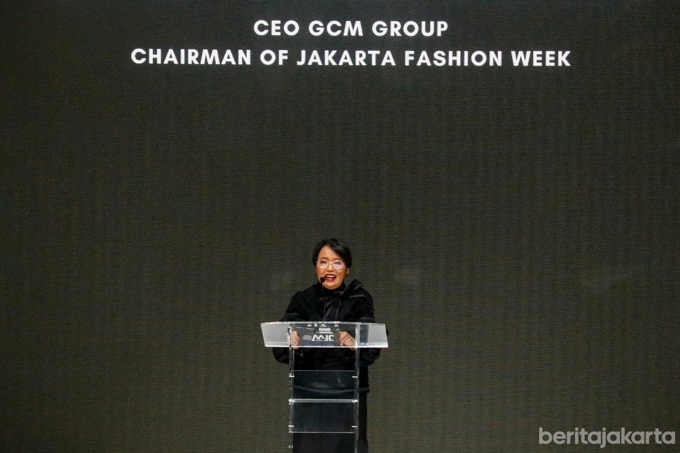 1 Gubernur Pramono Hadiri ASEAN Fashion Parade 2026_1.jpg