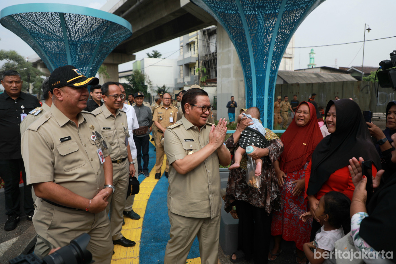 7taman gapura muka cakung.jpg