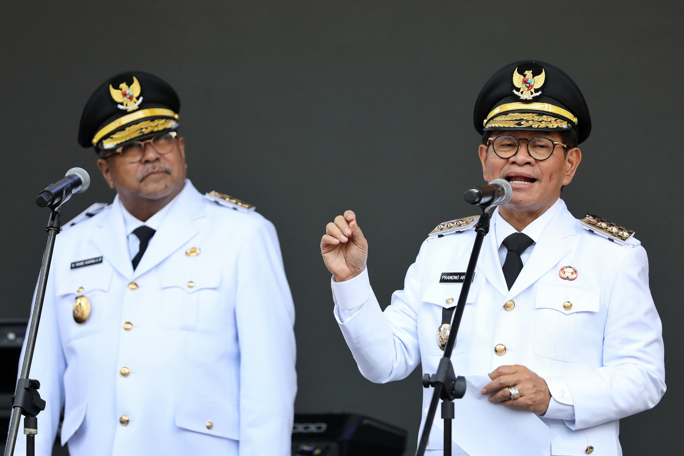 2.Pramono-Rano Temui Relawan.jpg