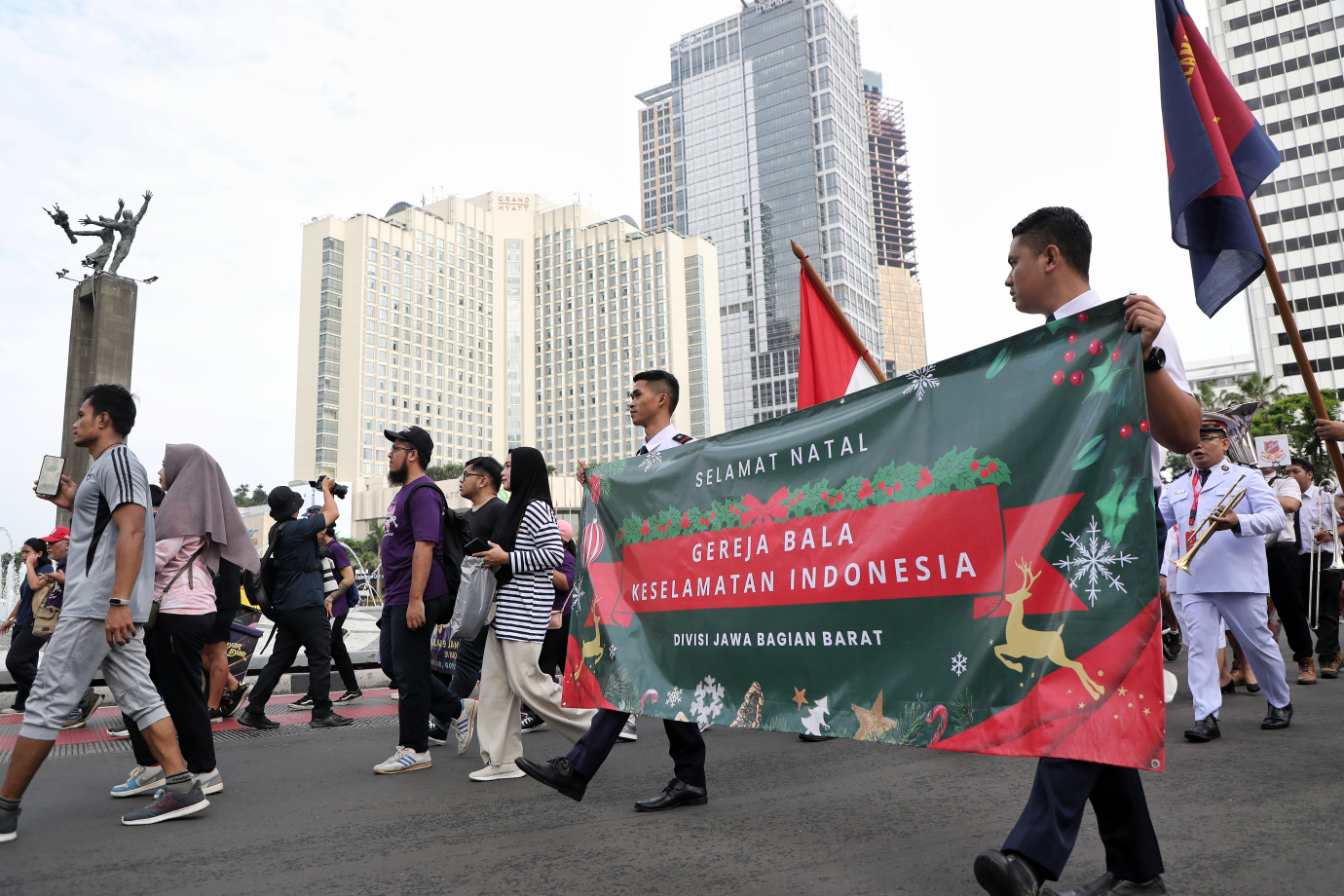 1.Parade Gereja Bala Keselamatan Indonesia  Ramaikan CFD di Bundaran HI.jpg