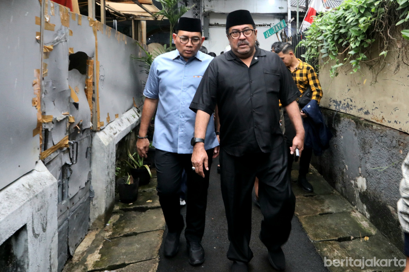 1 Wagub DKI Rano Karno Takziah ke Rumah Duka Pengemudi Online Korban Unjuk Rasa_1.jpg