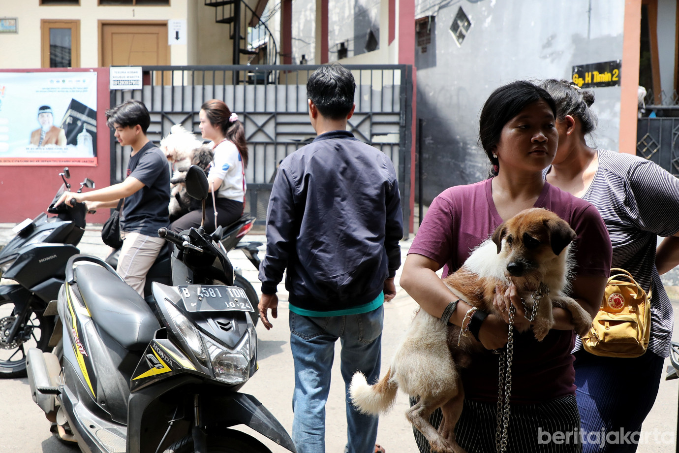 5.Vaksinasi Rabies di Bambu Apus.jpg