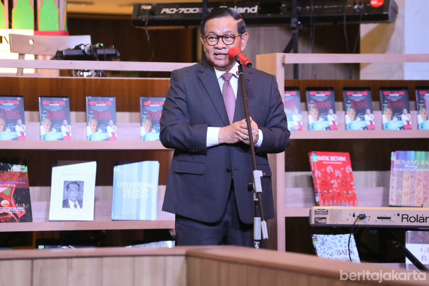 1  Si Doel Anak Sekolahan” Karya Hary Tjahjono_1.jpg