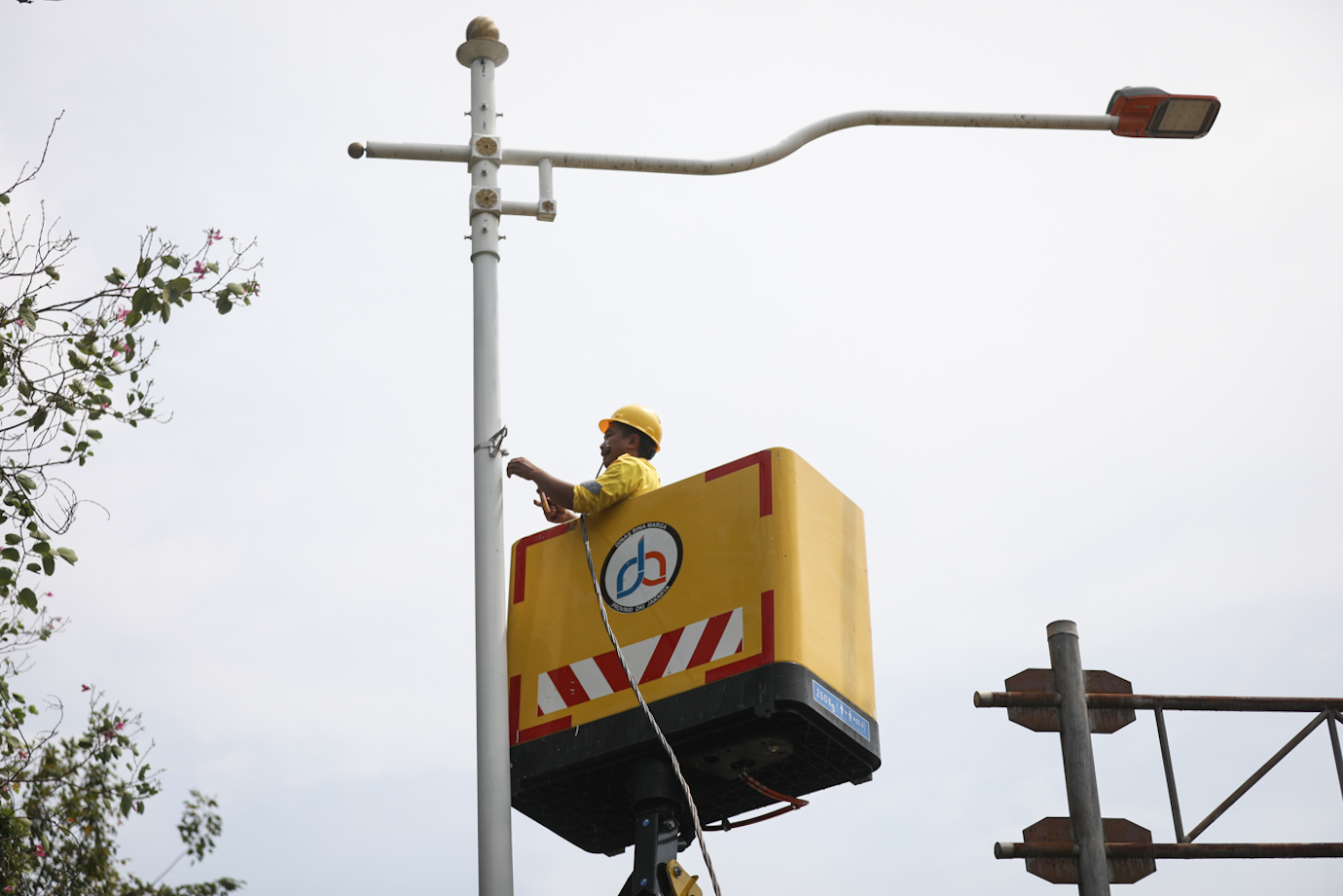 Lampu PJU Medan Merdeka-4.jpg