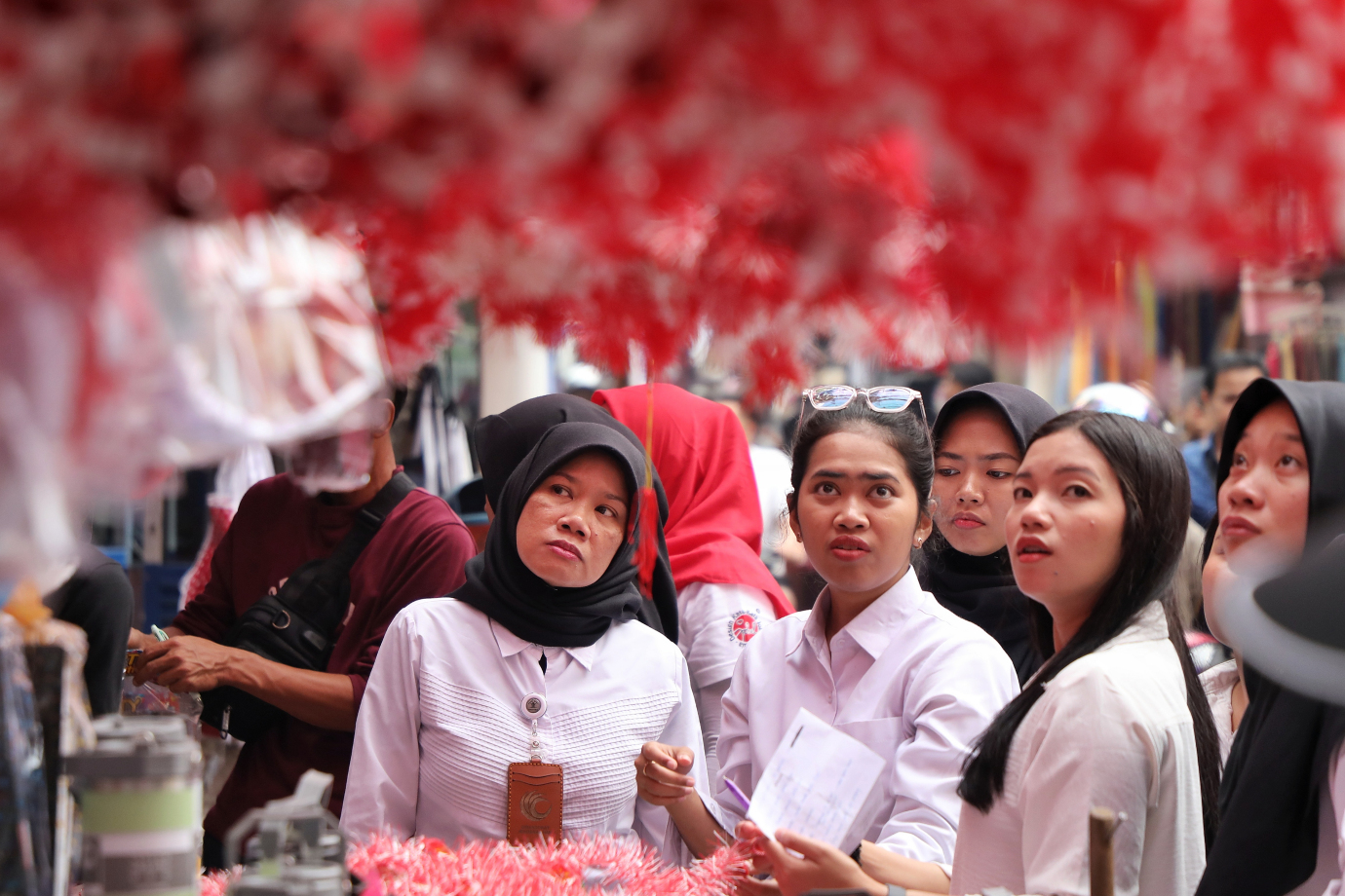 2.Berburu Pernak-pernik Kemerdekaan Jelang HUT RI di Pasar Jatinegara.jpg
