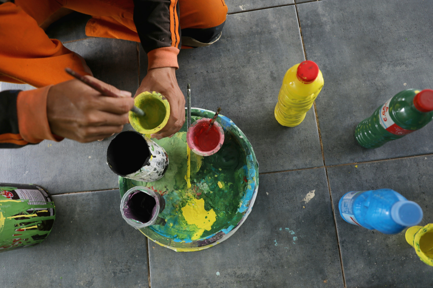 2 Mural Edukasi Percantik RPTRA Cahaya Ujung Krawang_2.jpg