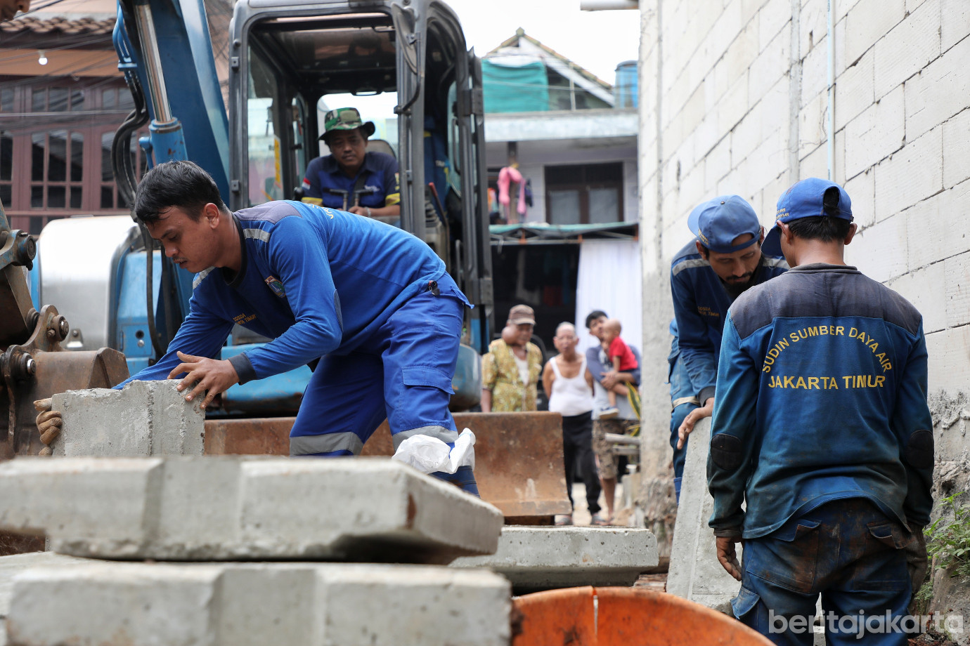 6.Sudin SDA Jaktim Normalisasi Saluran Sepanjang 187 Meter.jpg