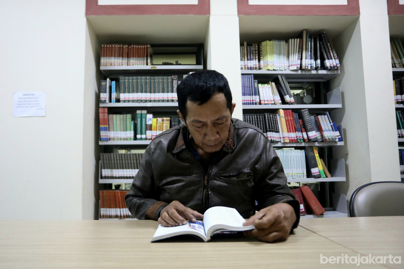 5 Warga Antusias Manfaatkan Layanan Malam Perpustakaan Jakarta_5.jpg