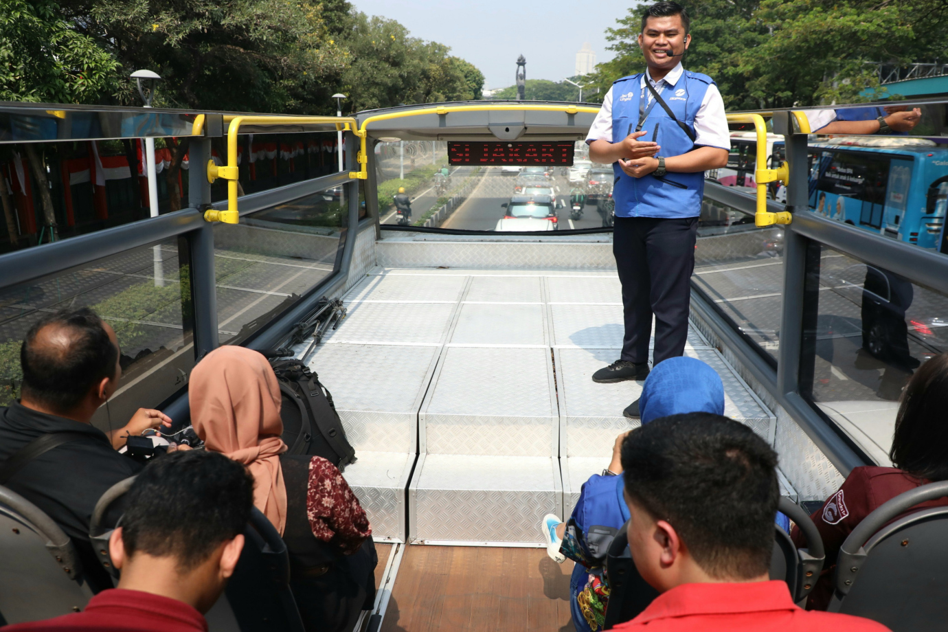 3 Bus Double Decker 3.jpg