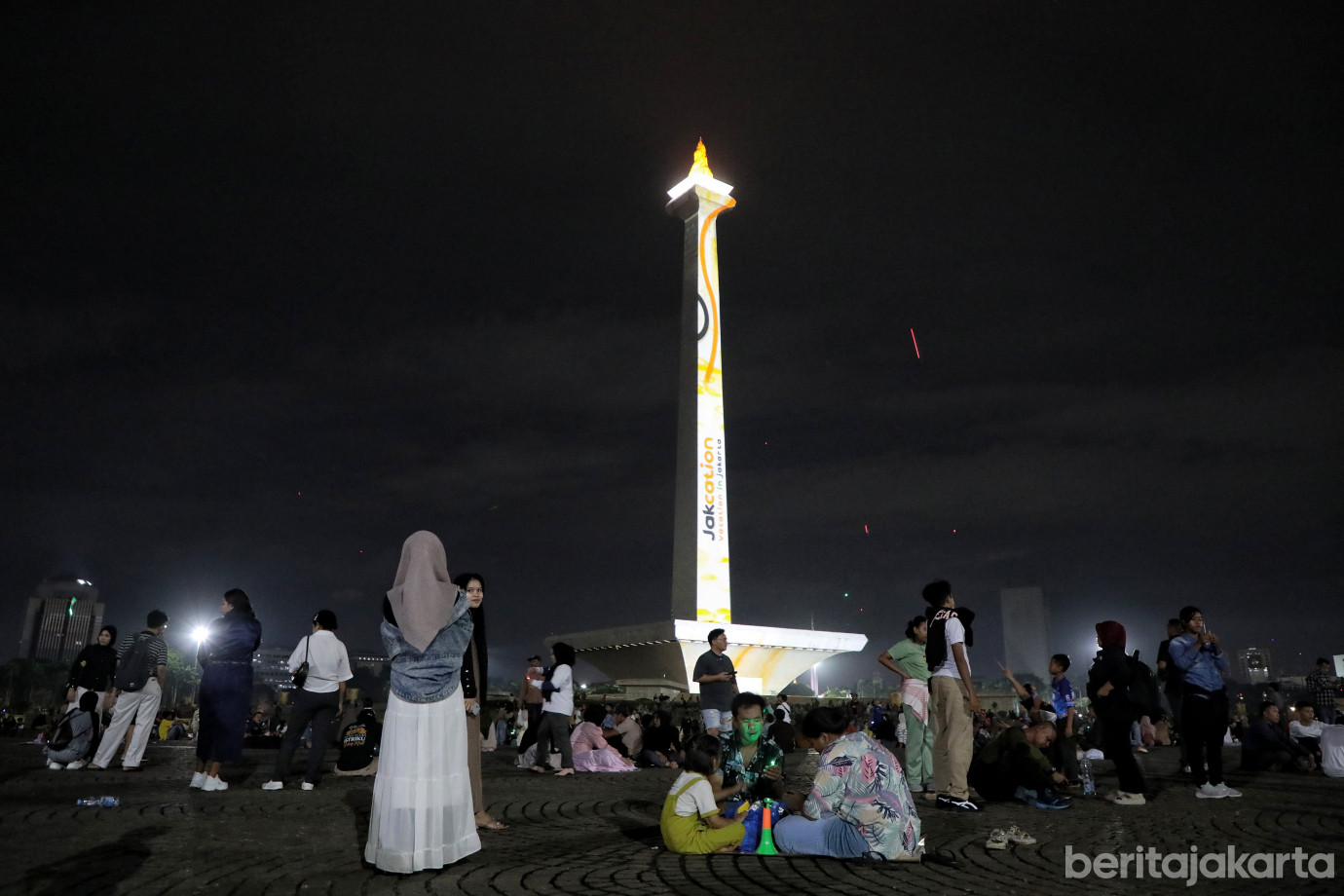 1.Air Mancur Menari dan Video Mapping Di Monas Hibur Warga Pada Penghujung Tahun.jpg