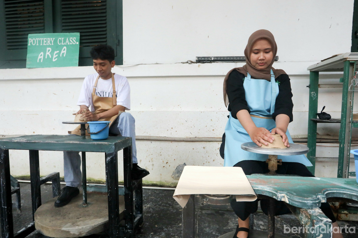 1 Belajar Membuat Gerabah Jadi Pilihan Wisata Edukatif Liburan Nataru_1.jpg