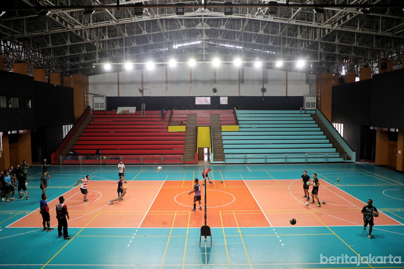 9.Kadispora Tinjau Kesiapan GOR Otista Sambut POPNAS.jpg