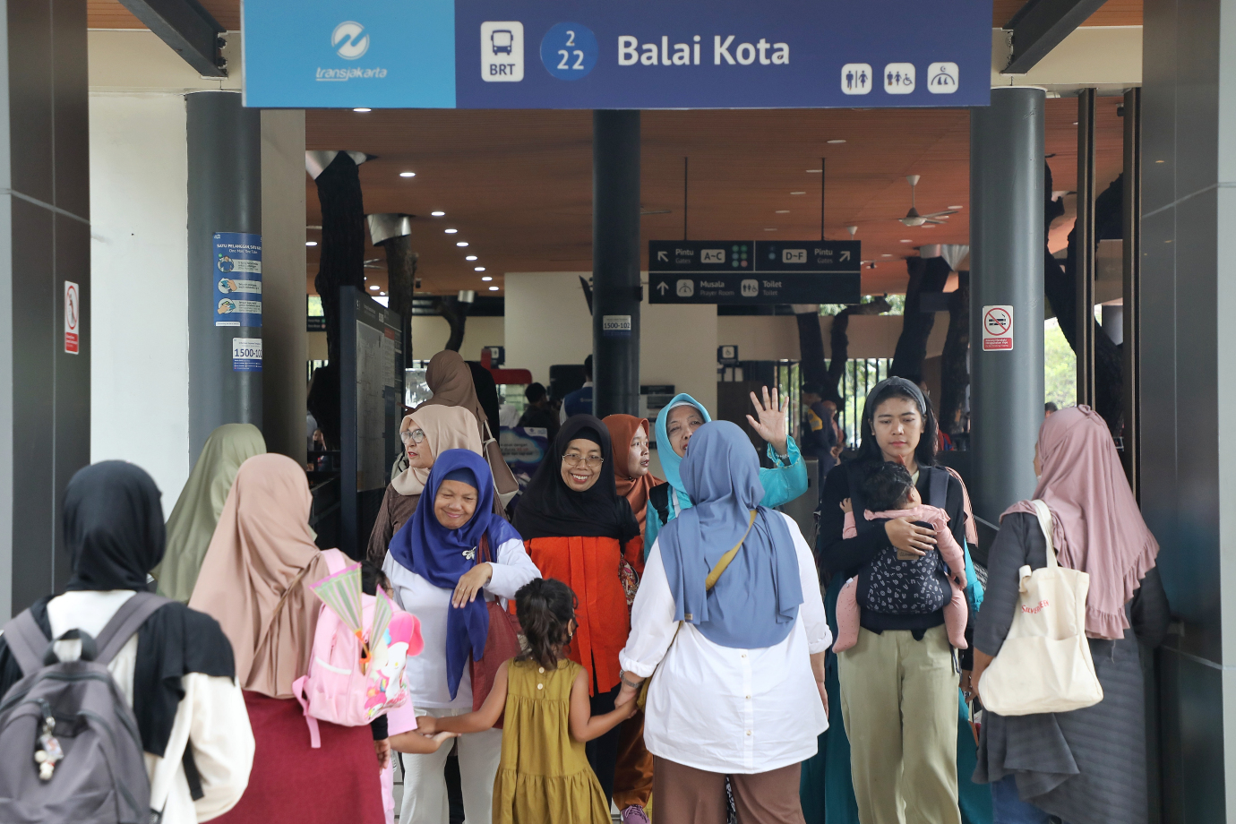 7.Pemprov DKI Gratiskan MRT, LRT dan Transjakarta.jpg