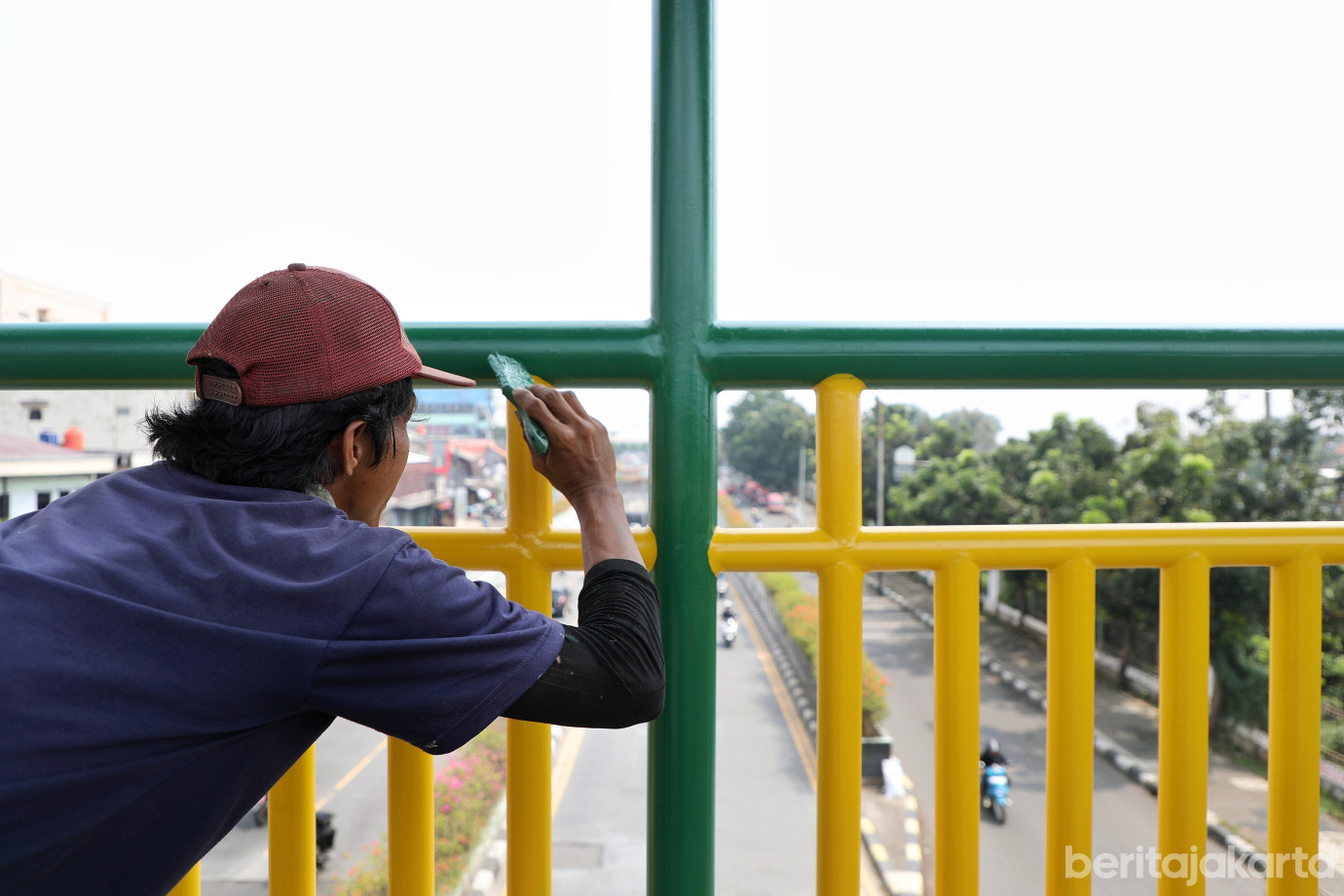 3.Dinas Bina Marga DKI Perbaiki JPO Pasar Minggu.jpg