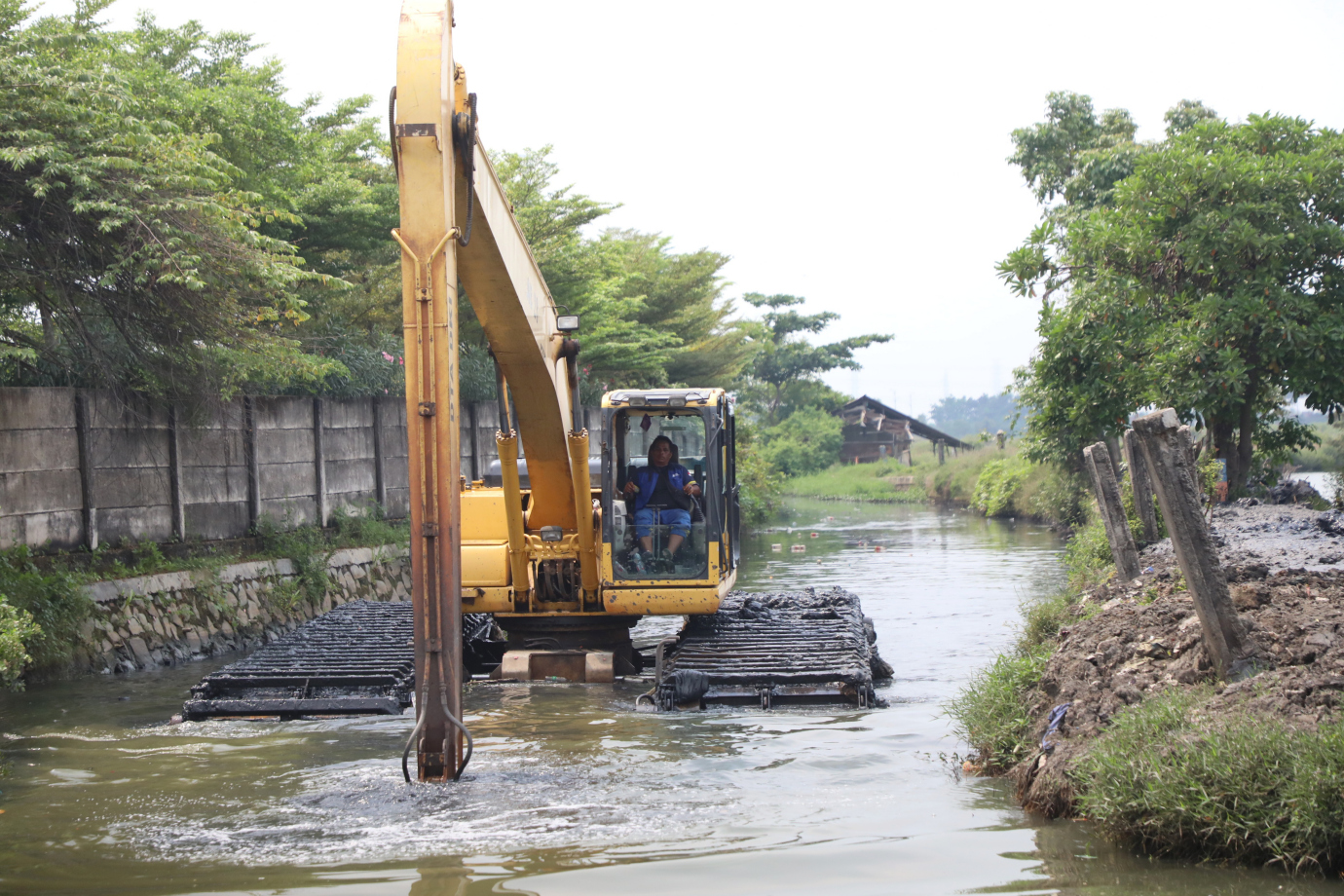 2 Sudin SDA Jakarta Utara Keruk Kali Bogor_2.jpg