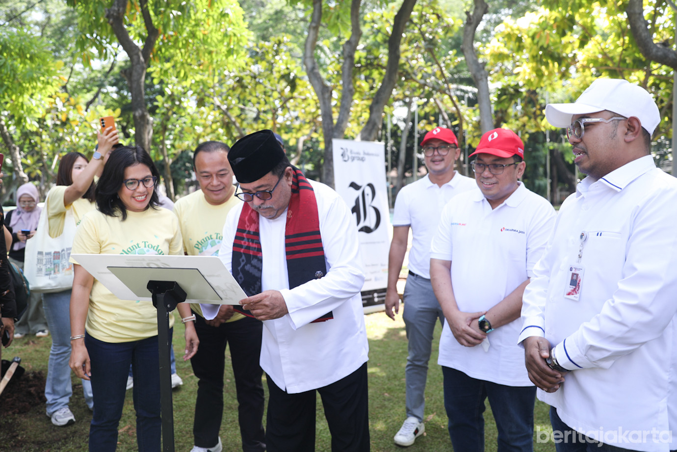 Wagub Tanam Pohon-5.jpg