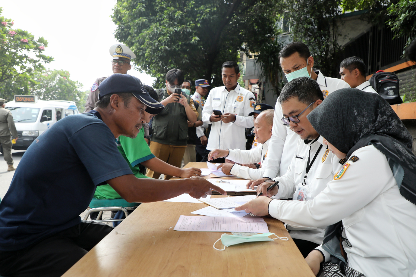 7.Puluhan Kendaraan Terjaring Razia Uji Emisi di Jaktim .jpg