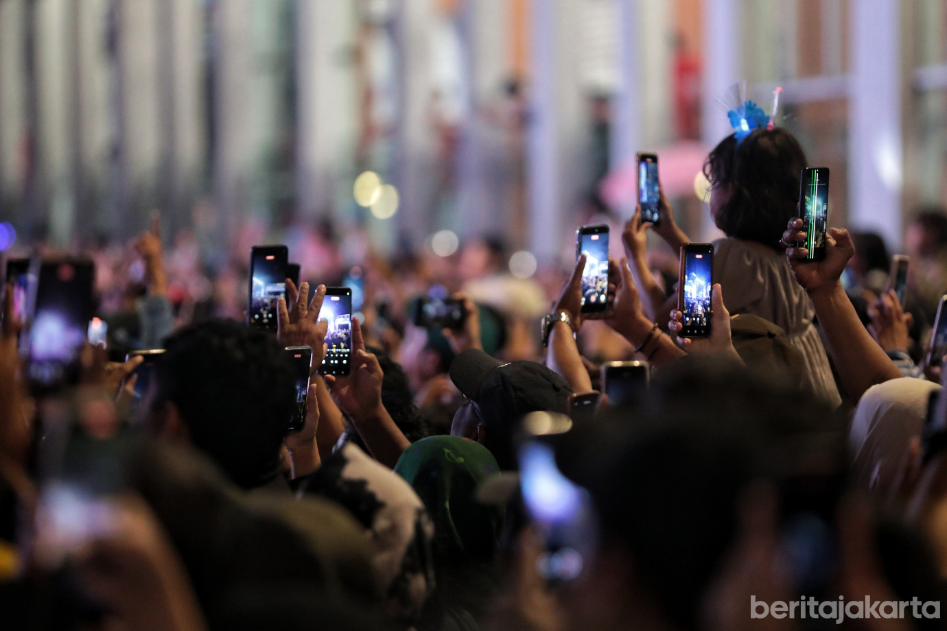 4.Sambut Tahun Baru 2026, Warga Nikmati Pertunjukan Musik.jpg