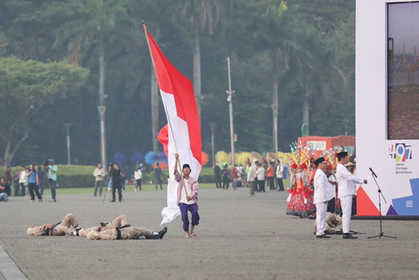 Upacara Hut DKI-2.jpg