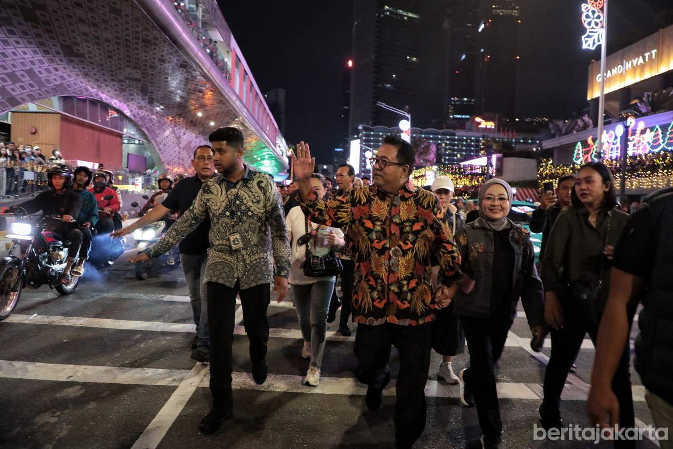 7.GUB-WAGUB Kunjungi Jakarta Light Festival.jpg