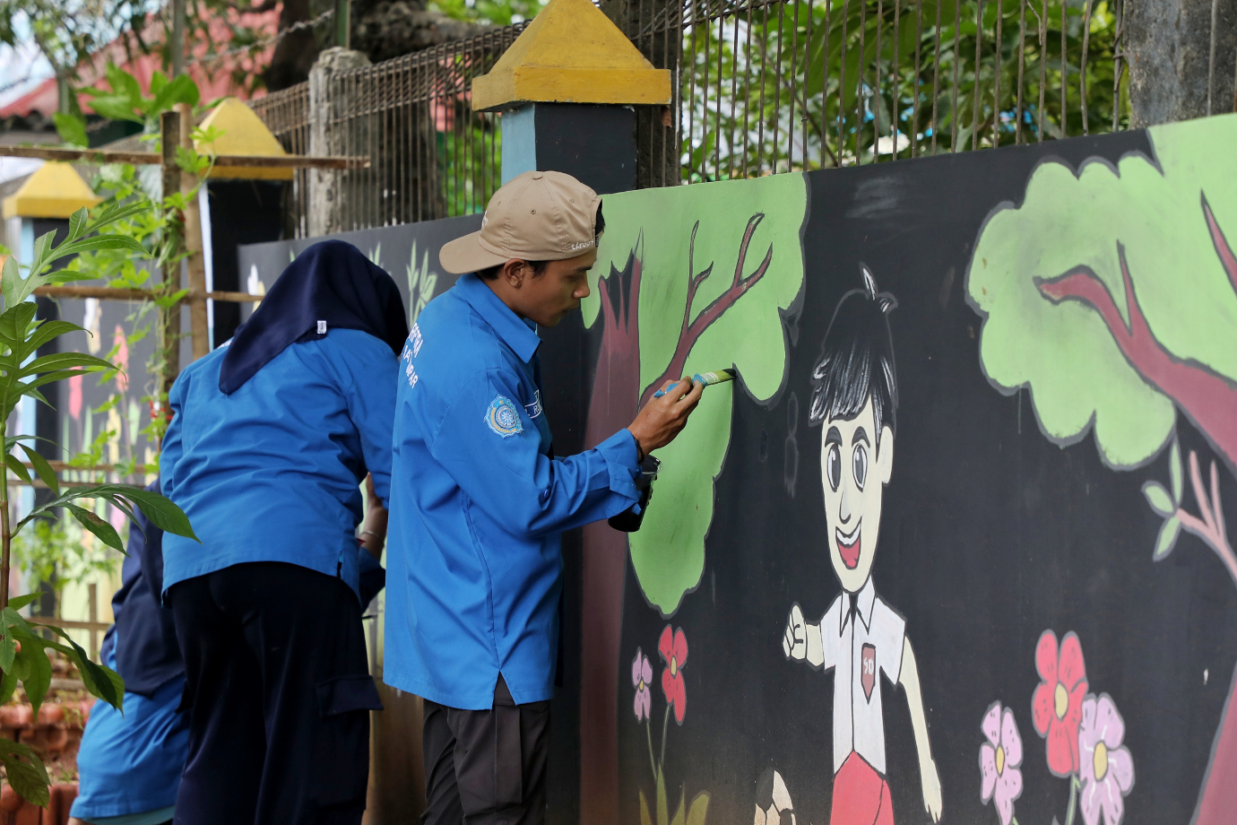 6.RPTRA Udara Segar Dipercantik Dengan Mural Untuk Menyambut Bulan Ramadhan.jpg