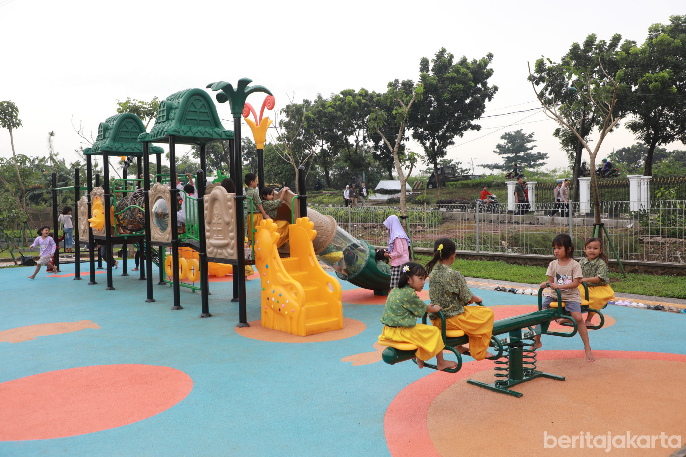 4peresmian taman roci.jpg