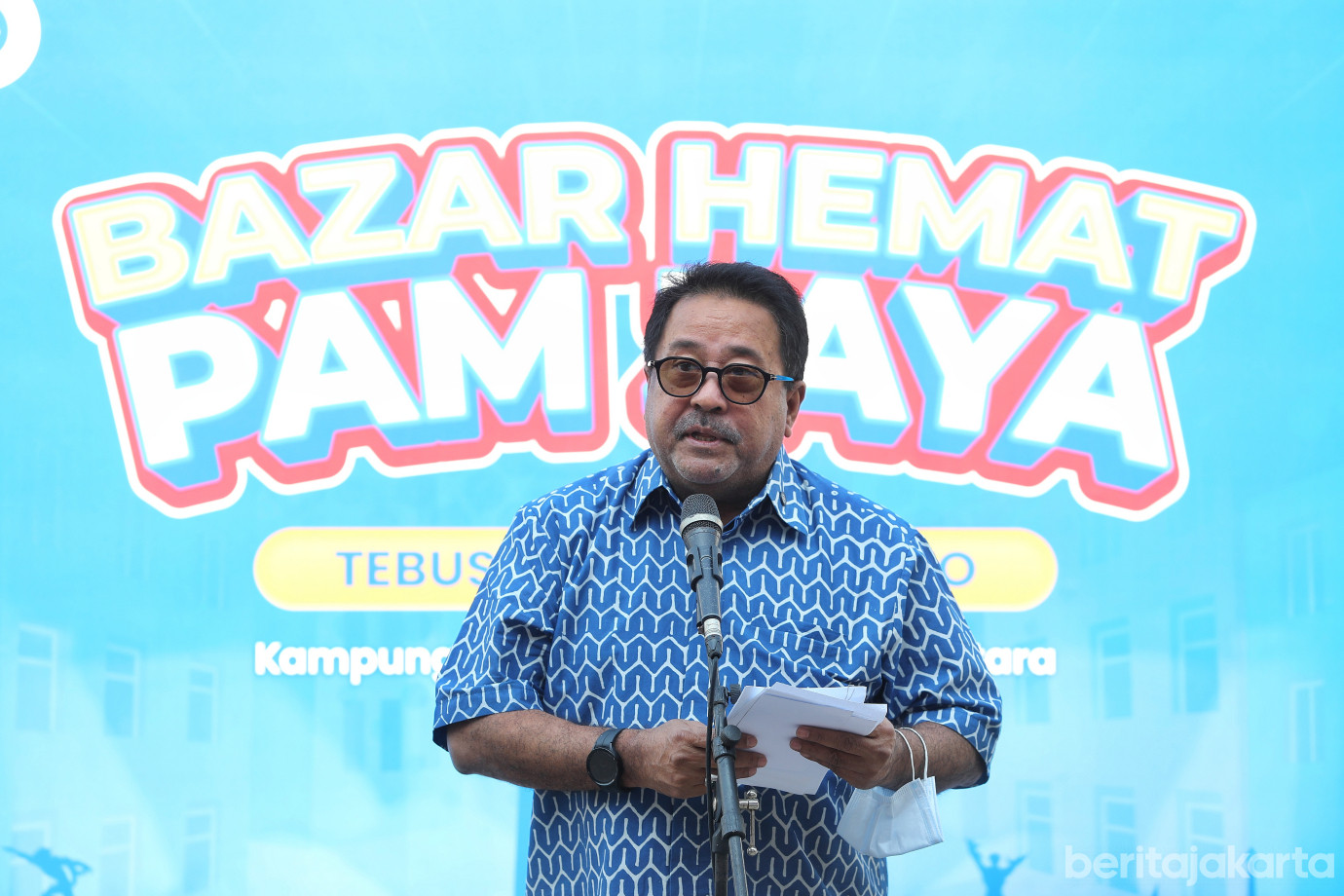 4.Rano Gratiskan 2.000 Paket Sembako di Bazar Hemat PAM Jaya.jpg