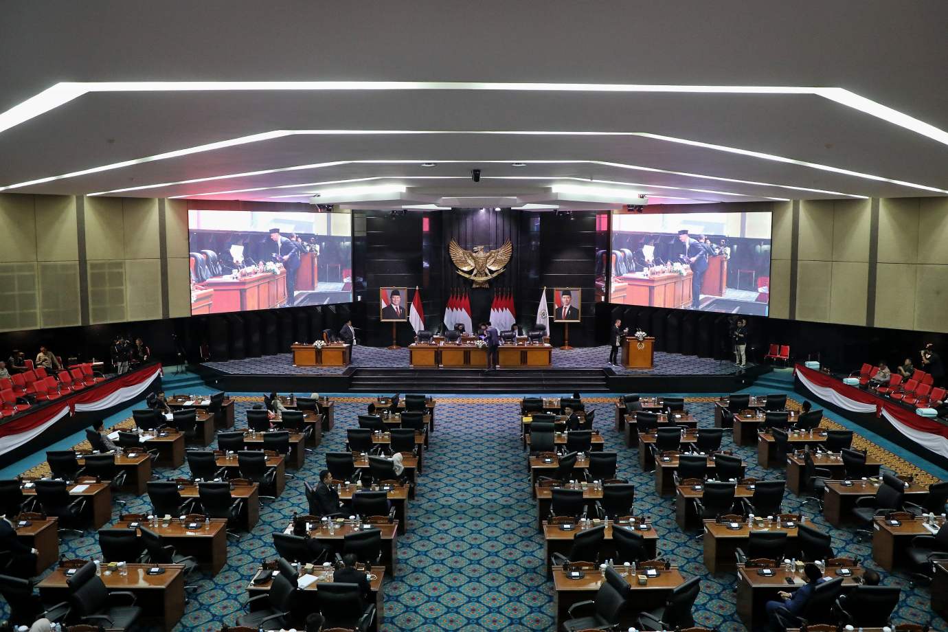 3.Rano Karno Hadiri Rapat Paripurna DPRD DKI Jakarta.jpg