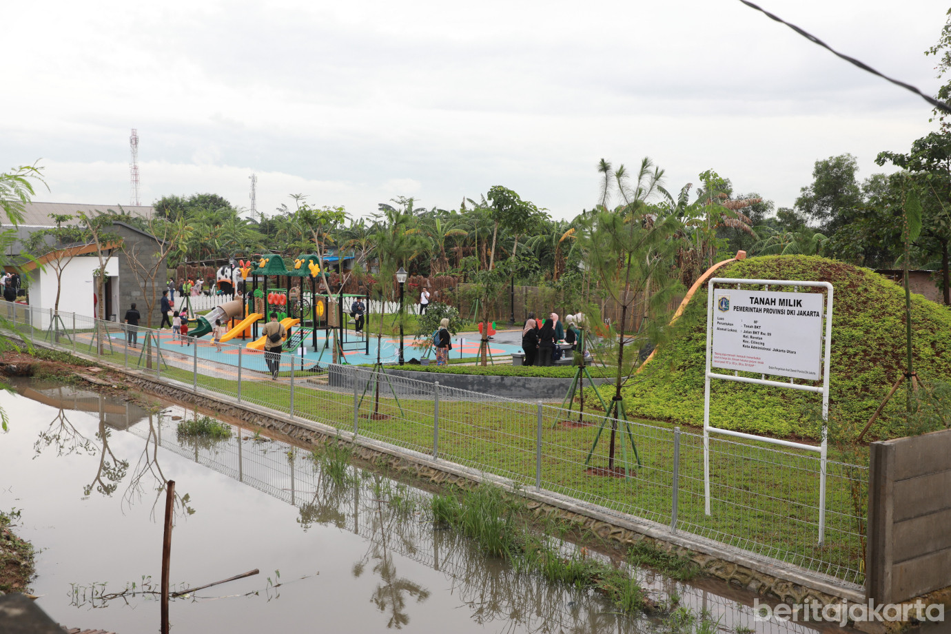 3 peresmian taman roci.jpg