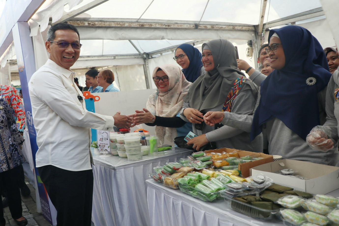 2 Pj Gub Bazaar Pasar Jaya 2.jpg