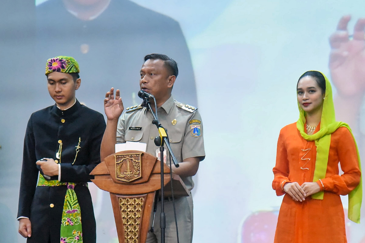 1.Munjirin Buka East Jakarta Agriculture Festival.jpg