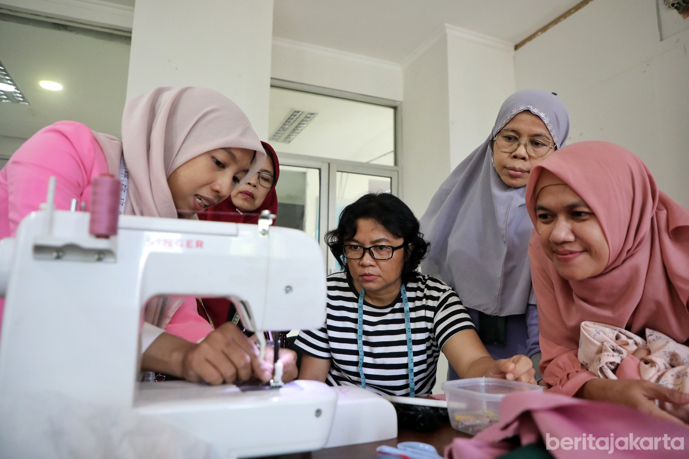 2.Pelatihan Membuat Dress di TKK Pondok Ranggon.jpg