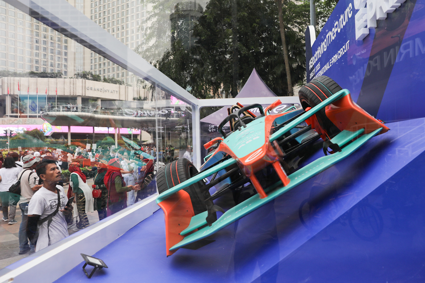 Mobil Formula E-3.jpg