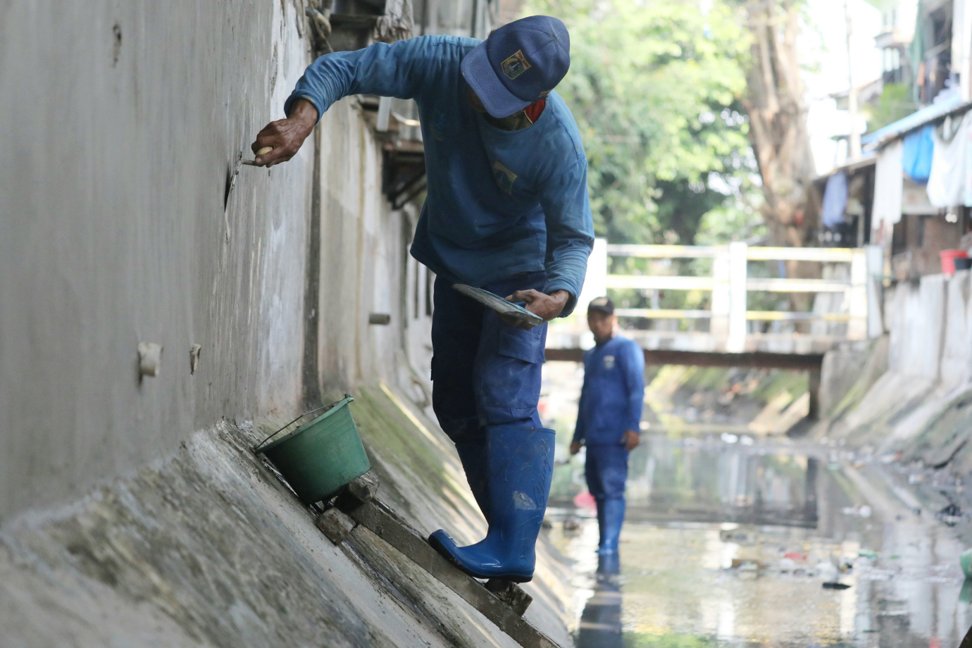 3 Sudin SDA Jakarta Pusat Perbaiki Dinding Saluran PHB Surabaya_3.jpg
