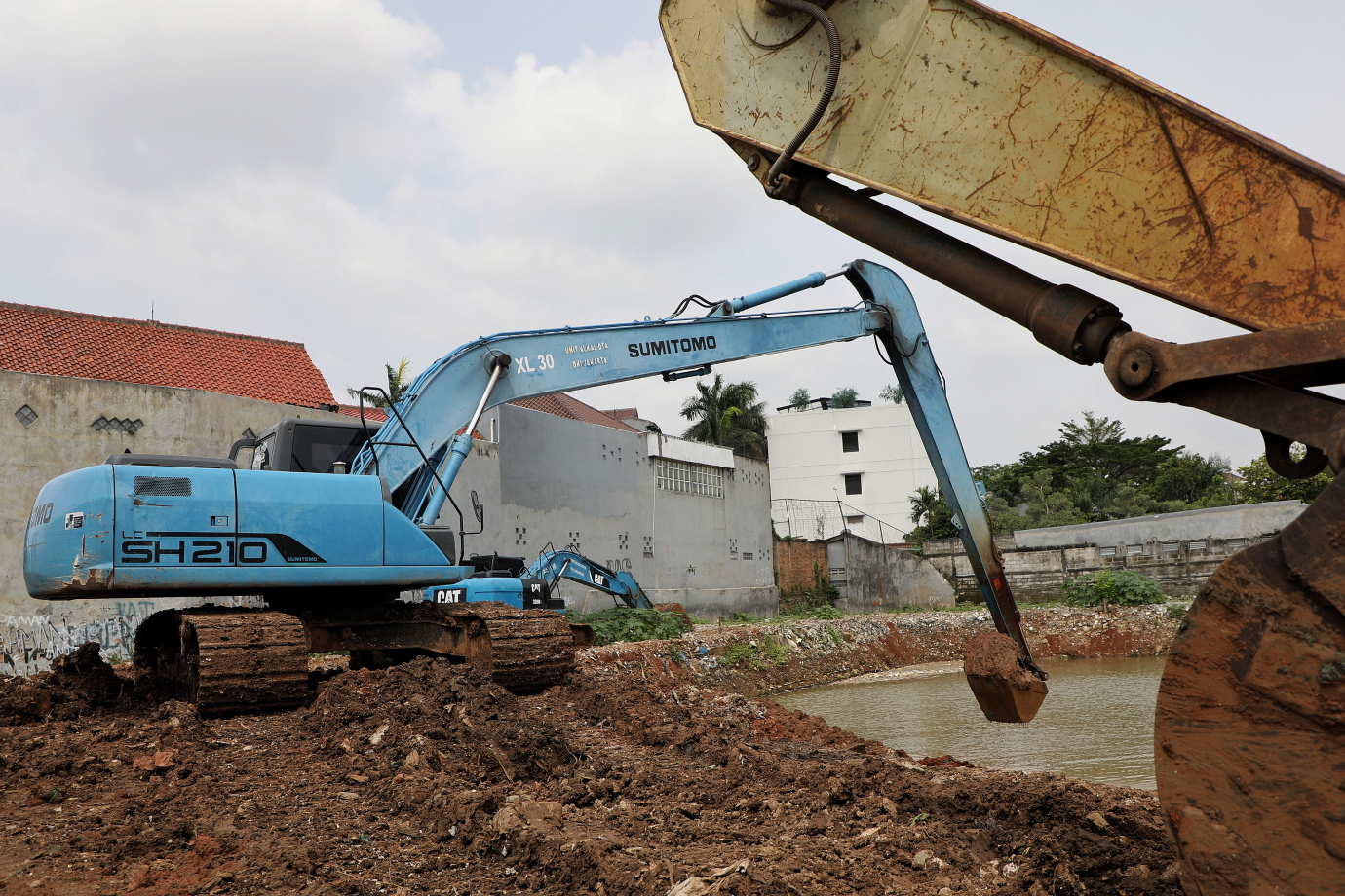 5.Sudin SDA Jaksel Lakukan Pembuatan Embung di Jalan Kemang Utara IX.jpg