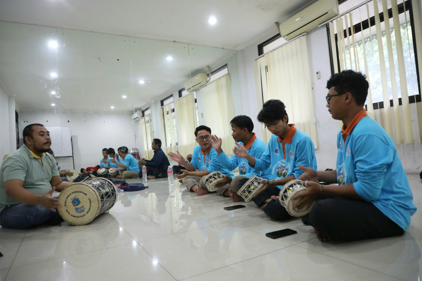 4 Sudin Kebudayaan Jakpus Gelar Pelatihan Seni Musik Nuansa Islami_4.jpg